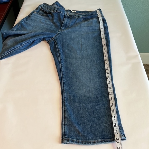 Levi’s Classic Capri Mid Rise Size 8 - Picture 9 of 16